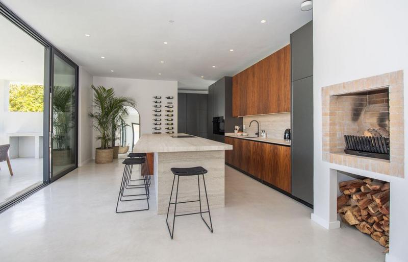 4 Bedroom Property for Sale in Zwaanswyk Western Cape